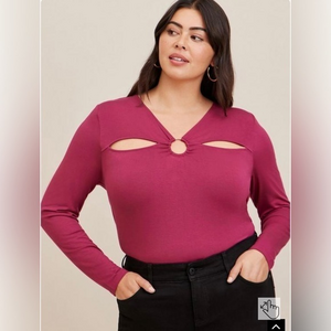 Nwt Torrid Super‎ Soft O-Ring Detail And Cutouts Long Sleeve Top size 0x